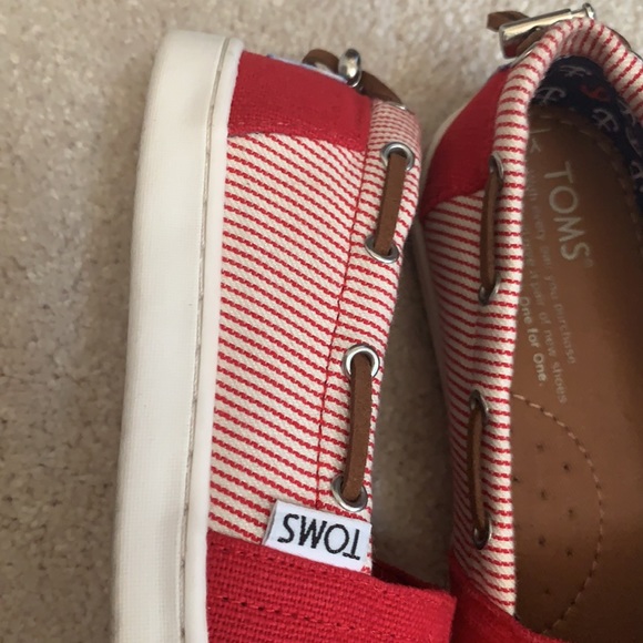 Tom’s girls red shoes size 3 worn once - Picture 5 of 11